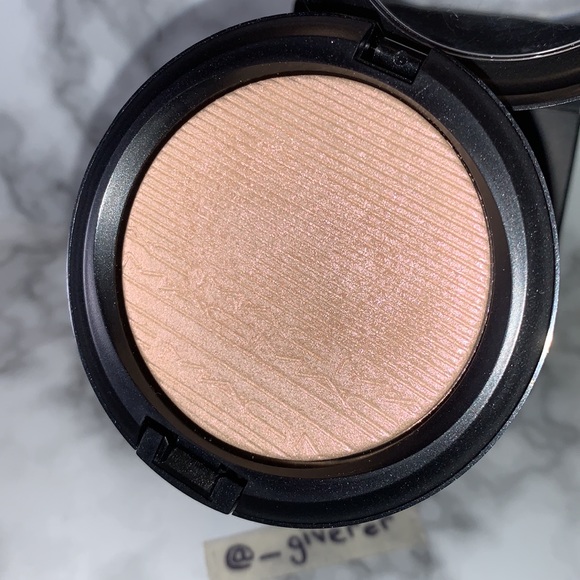 SHOW GOLD Extra Dimension Skinfinish MAC Highlighter - Picture 5 of 17
